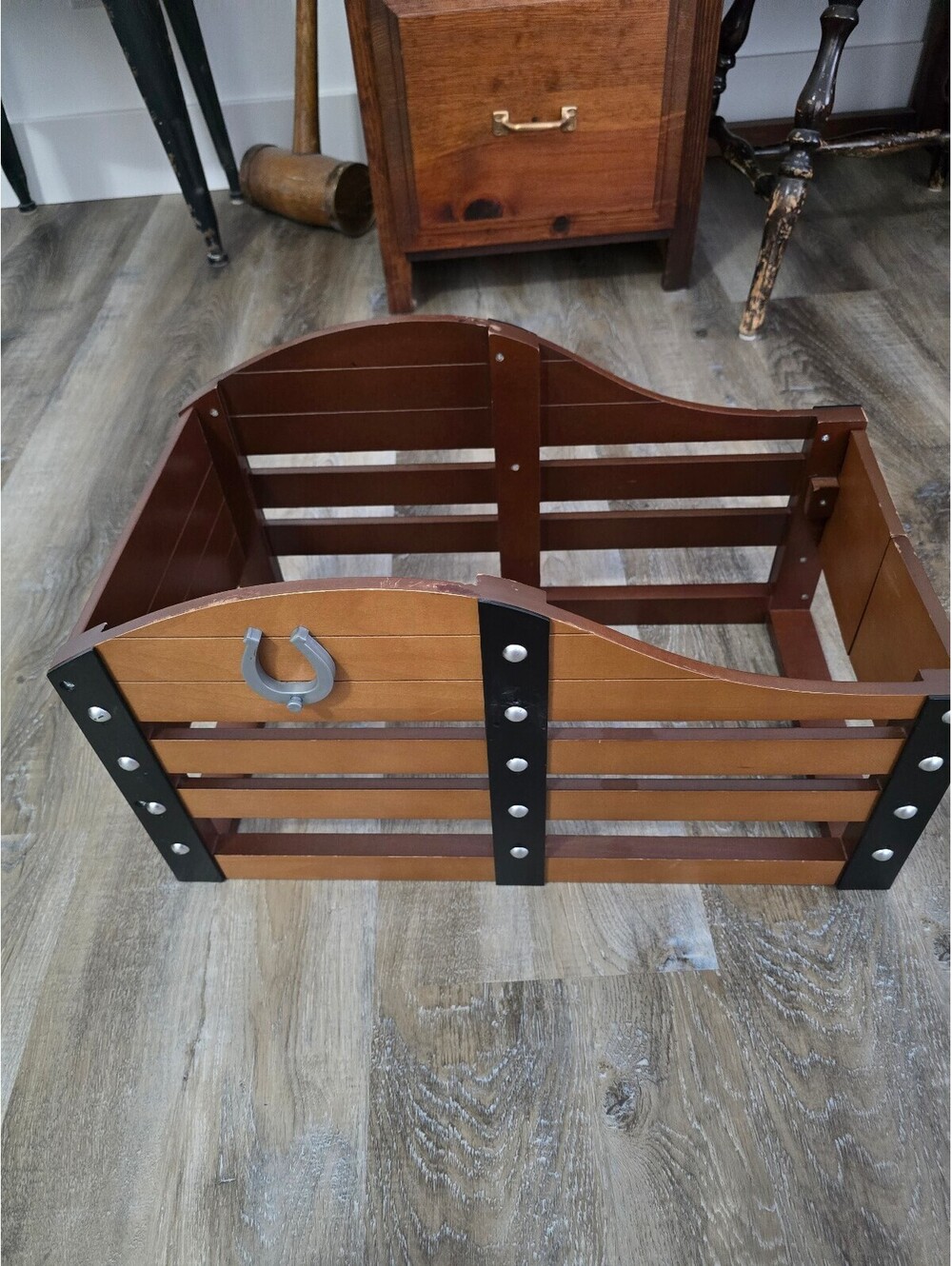American Girl Wooden stable from Rising Star Playset Retired